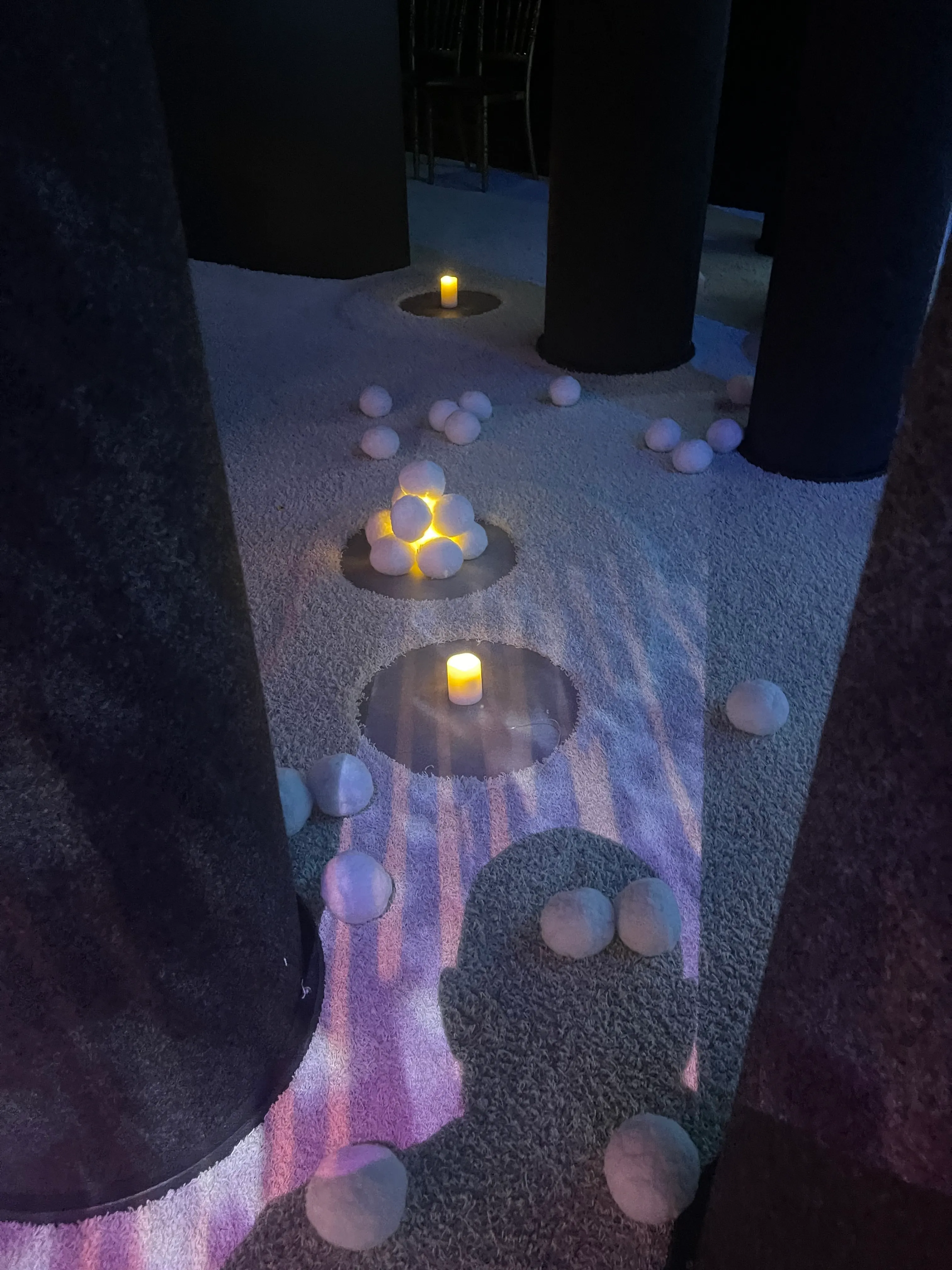 Snow lanterns